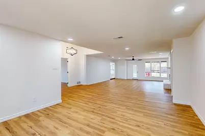 6851 Shorecrest Court, Fort Worth, TX 76132 - Photo 9