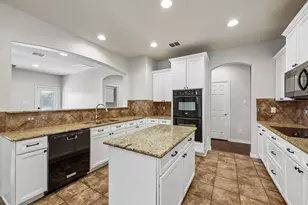 5929 Clipper Ln, Fort Worth, TX 76179 - Photo 5