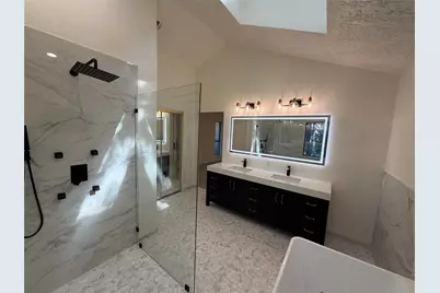 2200 Sand Creek Court, Arlington, TX 76006 - Photo 15