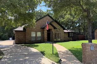 2200 Sand Creek Ct, Arlington, TX 76006 - Photo 1