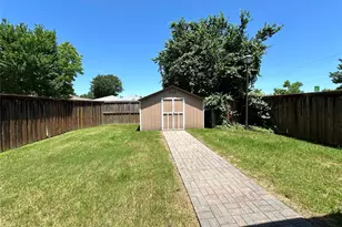 823 Madrid Dr, Duncanville, TX 75116 - Photo 31