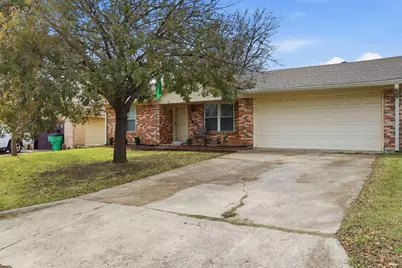 1813 Arkansas Street, Gainesville, TX 76240 - Photo 1