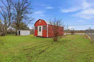 1813 Arkansas St, Gainesville, TX 76240 - Photo 21