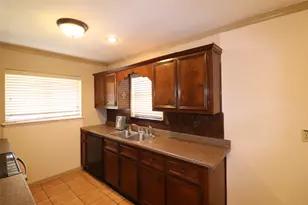 2002 Victoria Rd, Carrollton, TX 75007 - Photo 9