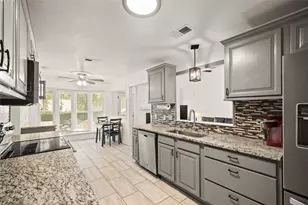 5710 Valley Ridge Ct, Arlington, TX 76017 - Photo 7