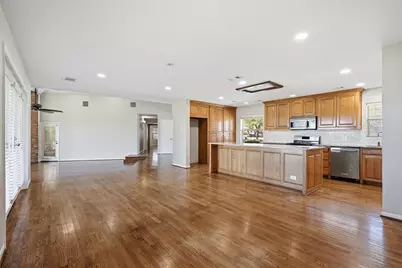 3202 S Country Club Road, Garland, TX 75043 - Photo 7