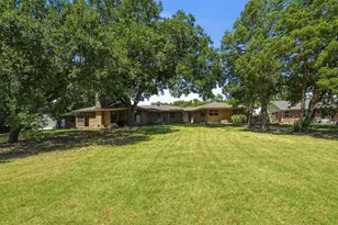 3202 S Country Club Rd, Garland, TX 75043 - Photo 35