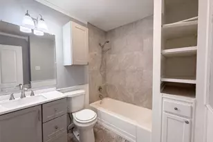 1012 Turner St, Cleburne, TX 76033 - Photo 9