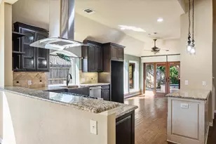 1021 Muirfield Dr, Mansfield, TX 76063 - Photo 5