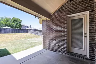7526 Park Ave, Forest Hill, TX 76140 - Photo 5