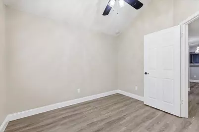 2909 Menlo Park Lane, Carrollton, TX 75007 - Photo 21