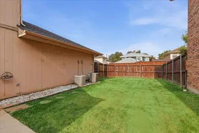 2909 Menlo Park Lane, Carrollton, TX 75007 - Photo 27
