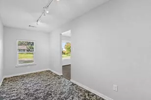 8809 Liptonshire Dr, Dallas, TX 75238 - Photo 5