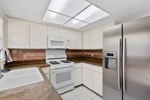 1804 Westwood Cir, Carrollton, TX 75006 - Photo 11