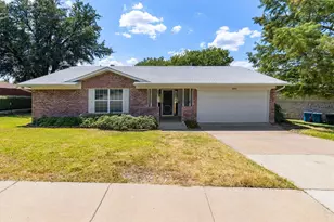 1804 Westwood Cir, Carrollton, TX 75006 - Photo 1