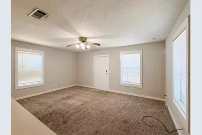 1705 N Robinson Street, Cleburne, TX 76031 - Photo 5