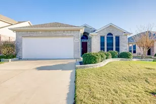 2612 Evening Shade Dr, Fort Worth, TX 76131 - Photo 1