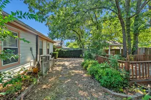 5906 Santa Fe Dr, Arlington, TX 76017 - Photo 27