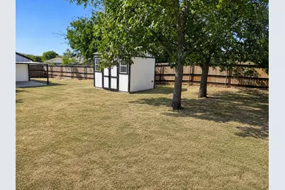106 Raymond Street, Bowie, TX 76230 - Photo 25