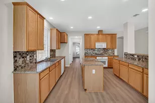 2616 Cove Dr, Grand Prairie, TX 75054 - Photo 9
