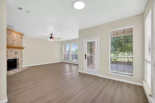 2616 Cove Dr, Grand Prairie, TX 75054 - Photo 3