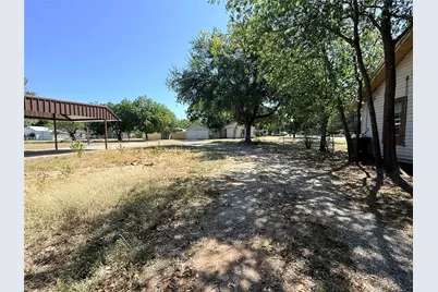 824 Indiana Street, Graham, TX 76450 - Photo 15