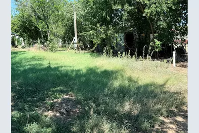 824 Indiana Street, Graham, TX 76450 - Photo 7