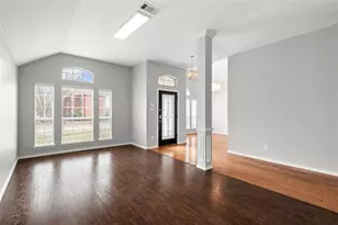 5825 Echo Bluff Dr, Haltom City, TX 76137 - Photo 9