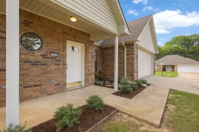 703 Daniel Street, Gladewater, TX 75647 - Photo 5