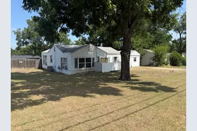 3815 Beverly Drive, Beverly Hills, TX 76711 - Photo 1