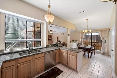 4137 Mapleridge Drive, Grapevine, TX 76051 - Photo 9