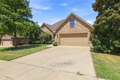 1407 Monfort Drive, Sherman, TX 75092 - Photo 3