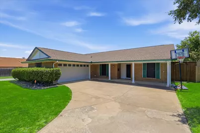 2132 Bordeaux Drive, Carrollton, TX 75007 - Photo 3