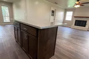613 E Mustang St, Crowley, TX 76036 - Photo 7