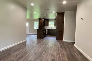 613 E Mustang St, Crowley, TX 76036 - Photo 3