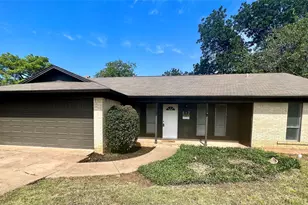 613 E Mustang St, Crowley, TX 76036 - Photo 25