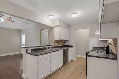 8519 Holly Street, Frisco, TX 75034 - Photo 9