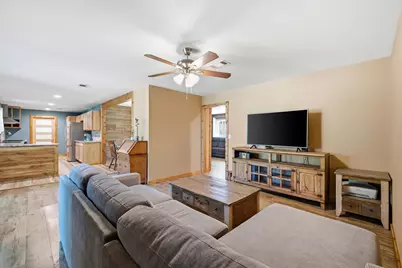612 Oakwood Drive, Euless, TX 76040 - Photo 7