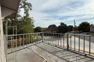 431 E 8th St, Dallas, TX 75203 - Photo 11