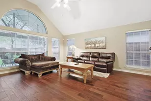 1000 Noble Ave, Lantana, TX 76226 - Photo 9