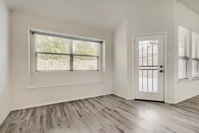 1300 Avenue C, Grand Prairie, TX 75051 - Photo 7