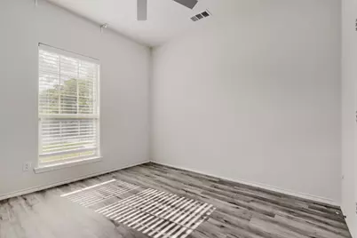 1300 Avenue C, Grand Prairie, TX 75051 - Photo 13