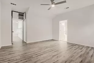 1300 Avenue C, Grand Prairie, TX 75051 - Photo 9