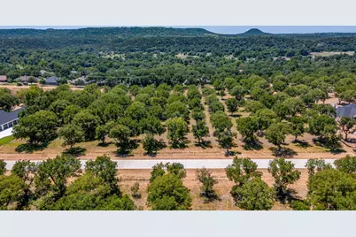 2373 E Landings S, Granbury, TX 76049 - Photo 3
