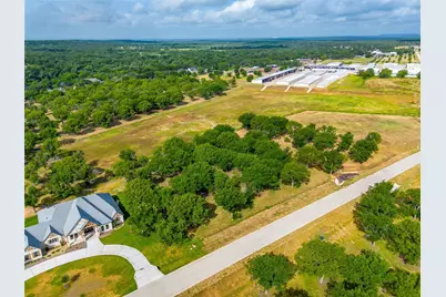 2373 E Landings S, Granbury, TX 76049 - Photo 5