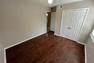 317 E Ridgewood Dr, Garland, TX 75041 - Photo 11