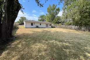 317 E Ridgewood Dr, Garland, TX 75041 - Photo 17