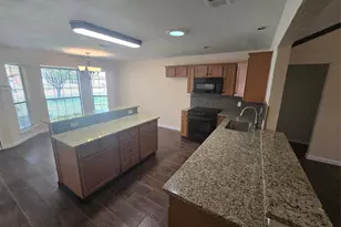 508 Tarragon Ln, Euless, TX 76039 - Photo 3