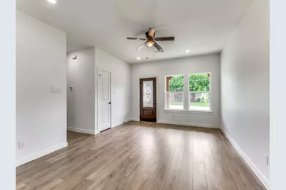 747 N Wilhite Street, Cleburne, TX 76031 - Photo 9
