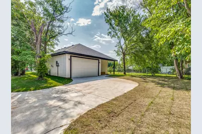 747 N Wilhite Street, Cleburne, TX 76031 - Photo 25